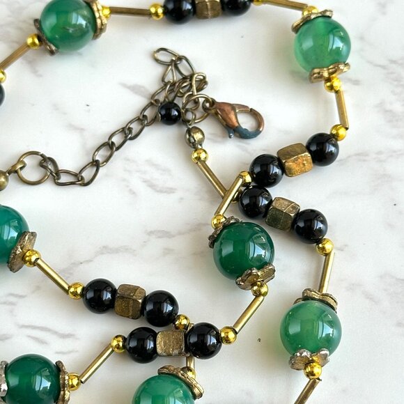 Nephrite and Onyx Bead Necklace, Adjustable to 20", Vintage Assemblage - Picture 6 of 6